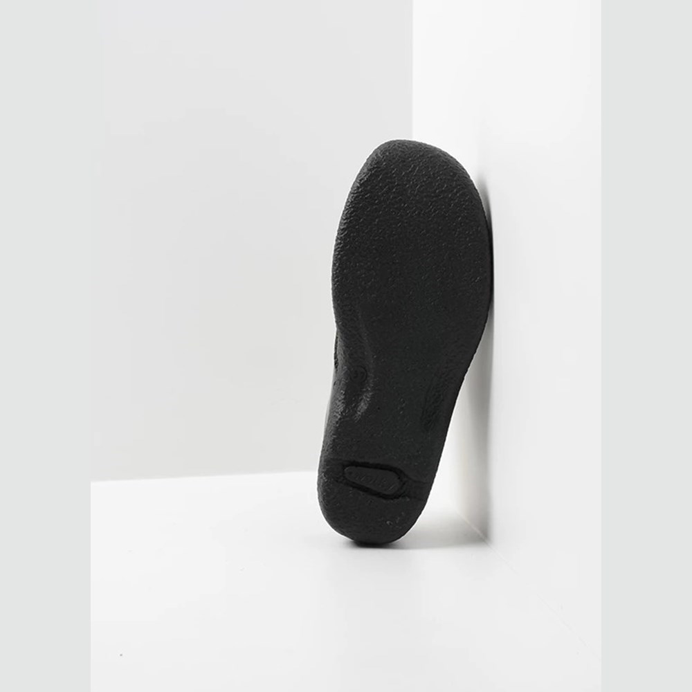 Black Wolky Roll Vegan Women's Slippers | ECKY51087