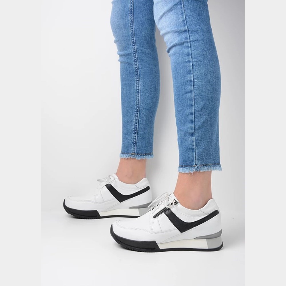 White / Black Wolky Field Women's Sneakers | FPGE20793